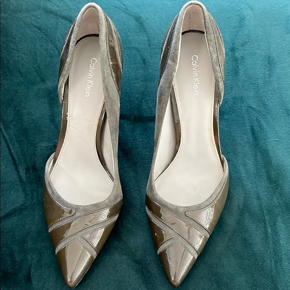 Calvin Klein Gray Heels Suede and Patent Leather Crisscross Design Size 7.5